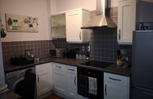 Watford Apartment | Seven Suites - Beautiful 2-Bed Apartment with Parking