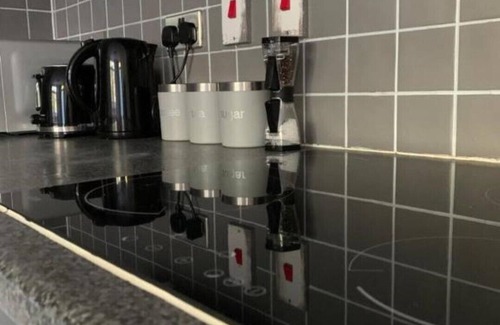 Watford Apartment | Seven Suites - Beautiful 2-Bed Apartment with Parking