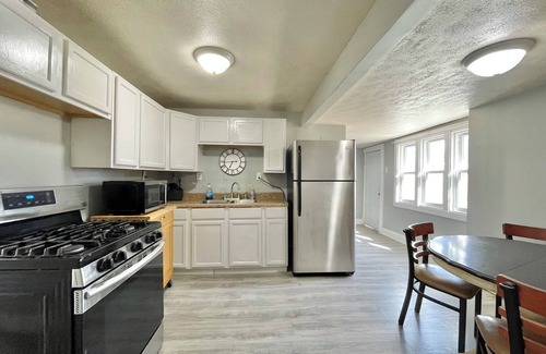 Herrin House | Seventeenth Street 2-bedroom 1 bath house with AC, WiFi in Herrin