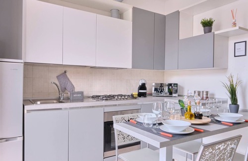 Seveso Apartment | [seveso-stazione] Design, Wifi & Garage Privato