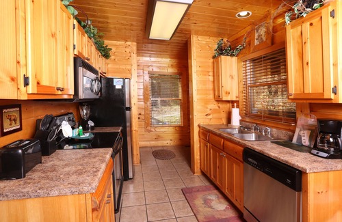 Gatlinburg - Pigeon Forge Villa | Sevierville 37 - Two Bedroom Villa, Sleeps 10