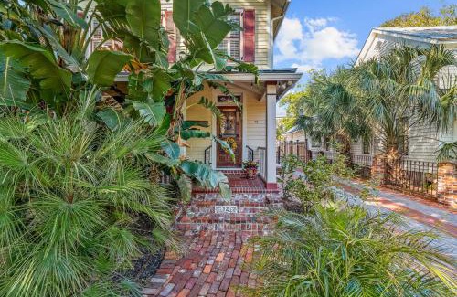 Downtown Historic District House | Sevilla Grand l Walk to DNTN l Outdoor Relaxation