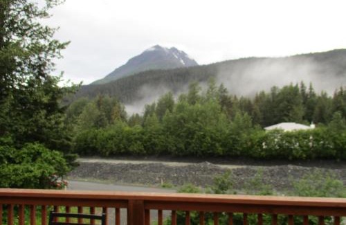 Bear Creek Apartment | SEWARD APARTMENT