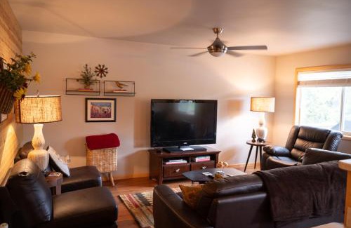 Bear Creek Apartment | SEWARD APARTMENT