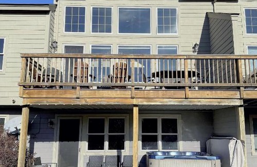 Bretton Woods House | SH4 Bretton Woods condo with Hot Tub next to skiing and Mt Washington Hotel ski slopes views