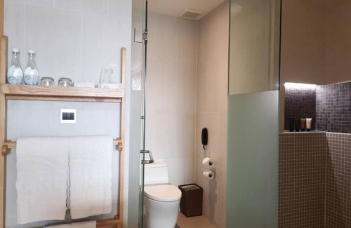 Patong Resort | (SHA+)Deluxe Double or Twin room with Seaview