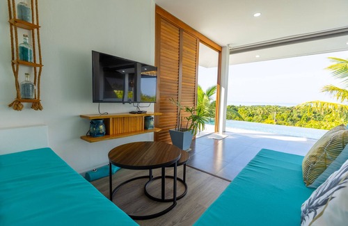 Hin Hong House | Shades of Blue - Tropical chic sea view villa