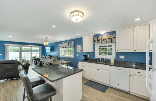 Lochmere House | Shades of Summer on Lake Winnisquam