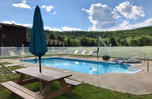 Tunkhannock Hotel | Shadowbrook Resort