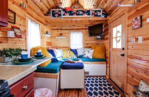 Independence House | Shady Beach Resort, Lake Sarah Darling Tiny Home