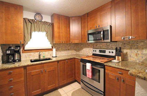 Almond House | Shady Forest Cove- Cottage near Tsali Biking Trails