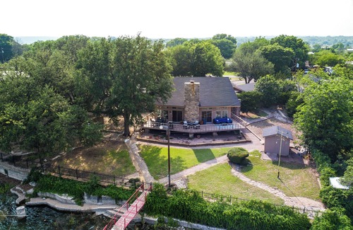 Coleman House | Shady Oaks Lake Coleman Retreat