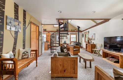 Thompsonville House | Shady Pines @ Crystal Mountain Resort