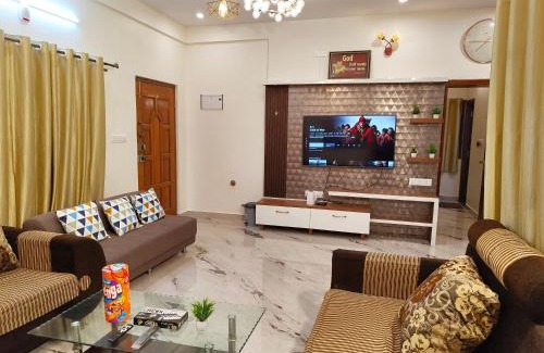 Shrirangapattana Villa | Shalom Luxurious 3 Bedroom AC Villa 65" TV