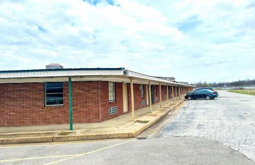 Marked Tree Hotel | Shamrock Kings Inn By OYO Marked Tree I-555