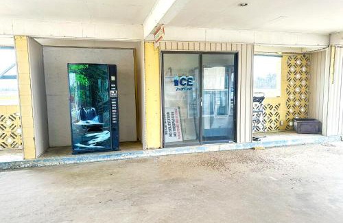 Marked Tree Hotel | Shamrock Kings Inn By OYO Marked Tree I-555