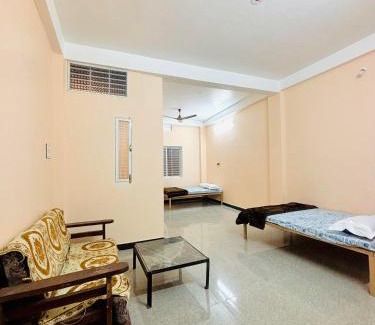 Ujjain House | Shanti Home Stay family villa