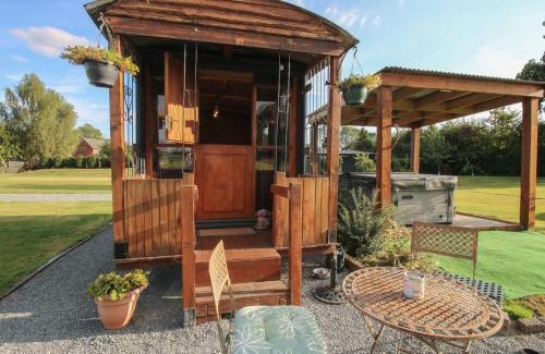 Longford House | Sharon's Shepherd Hut