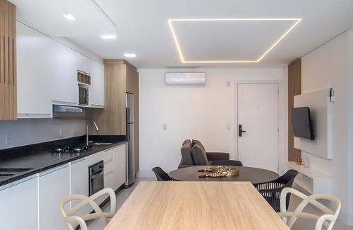 Itacolomi Apartment | SHC - Condominium With Pool 50m From the Beach in Picarras