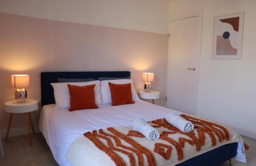 Hillsborough House | Sheffield 3-bedroom house with free street parking