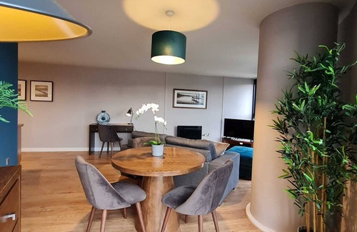 Sheffield Apartment | Sheffield 6th Floor City View Apartment