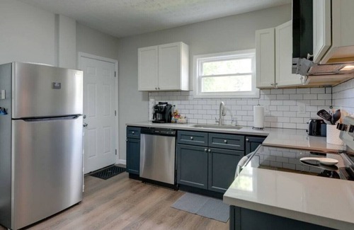 Columbus House | Sheldon Gold - Chic 3BR, Fenced Yard