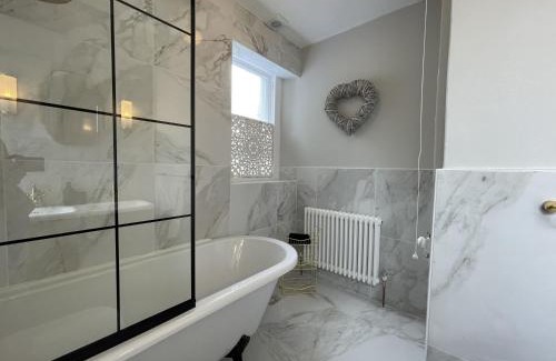 Keswick House | Shelley Cottage