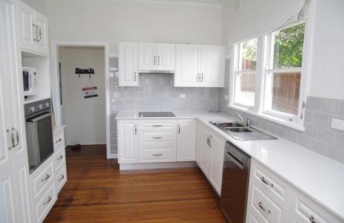 Crescent Head House | Shellseekers, 4 Hodgson Street