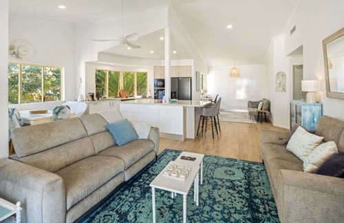 Shelly Beach Apartment | Shelly Beach Oasis: Steps from the Sea