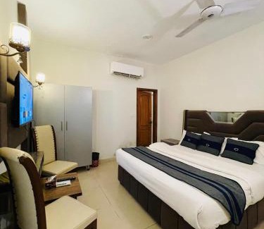 F-8 Sector House | Shelton Crossroad