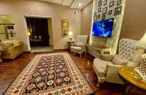 Gulberg Hotel | Shelton