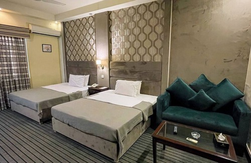 Khyber Pakhtunkhwa Hotel | Shelton Rezidor Hotel Kumrat