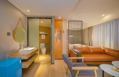 Buji Hotel | Shenzhen East Railway And Buji Subway Station Ranch Hotel