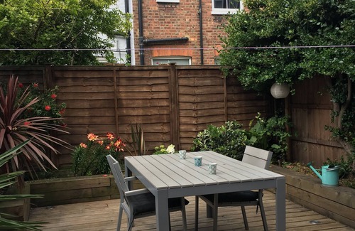 Wormholt and White City House | Shepherds Bush London Retreat