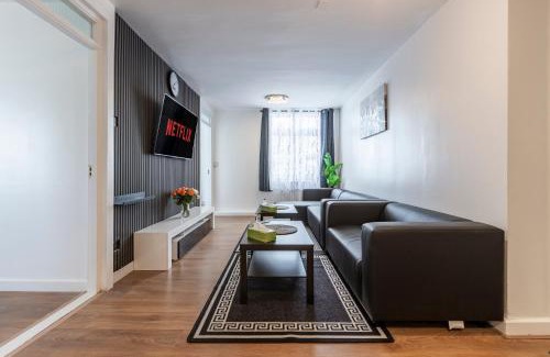 Addison Apartment | Shepherds Haven Luxury 4 Bed Flat With Self Check In