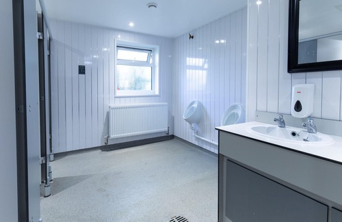 Dilton Marsh Apartment | Shepherds' Hut for Two Florence Near Longleat With Hot Tub