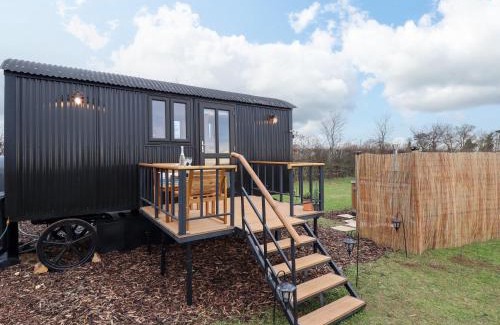 Aubourn House | Shepherds Hut - Oak