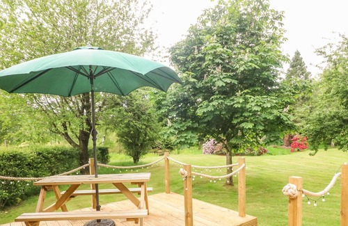 Wing Cottage | SHEPHERDS HUT, pet friendly, with a garden in Brampton, Cumbria