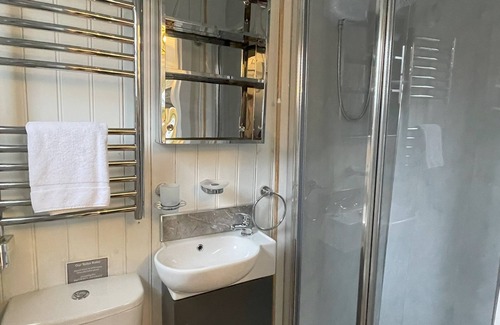 Blairgowrie Cottage | Shepherds View - a tiny home that sleeps 2 guests in 1 bedroom