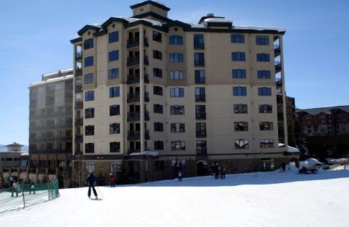 Steamboat Springs Villa | Sheraton 2BR, 2BA. 100% direct mountain-front ski in & out. New Years Week!