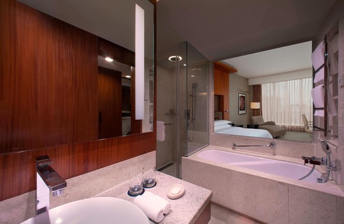 Rajajinagar Hotel | Sheraton Grand Bangalore Hotel at Brigade Gateway