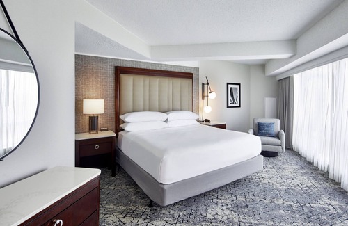 Indianapolis Hotel | Sheraton Indianapolis Hotel at Keystone Crossing