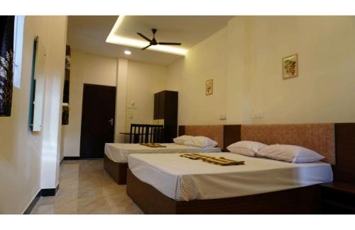Udumalaipettai Bed & Breakfast | SHI's 5 Room Stay on Munar Road - Udumalpet