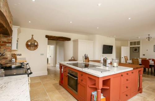 South Leigh Cottage | SHIFFORD MANOR FARM, pet friendly in Bampton, Oxfordshire