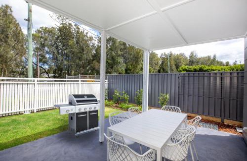Culburra Beach House | Shiloh Shores - Pet Friendly with Fire Pit - 5 Mins to Beach