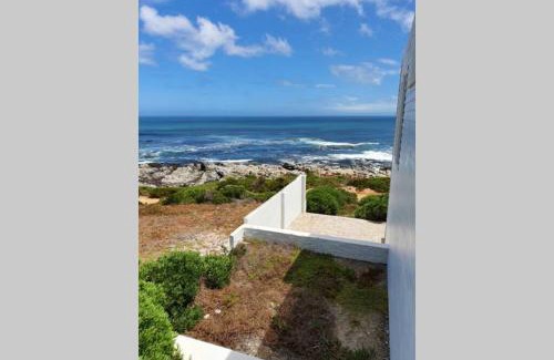 De Kelders House | SHIMMERING SEA COTTAGE