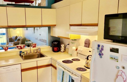 Brewster House | Shining Sea Condo