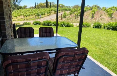 Rowland Flat Ski Chalet | Shiraz Cottage - A Vineyard Retreat in Barossa Valley