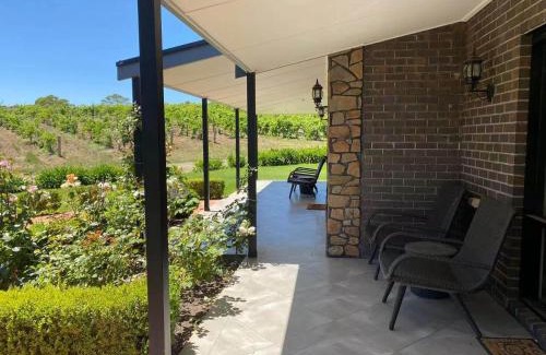 Rowland Flat Ski Chalet | Shiraz Cottage - A Vineyard Retreat in Barossa Valley