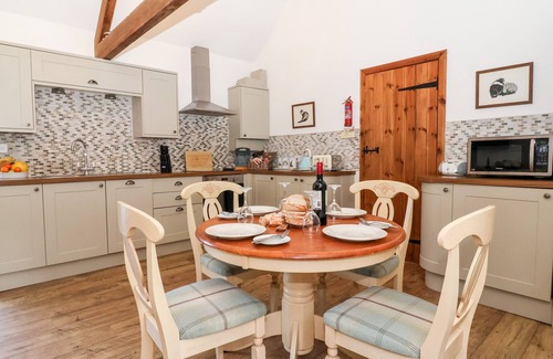 Lissett Cottage | SHIRE COTTAGE, pet friendly, character holiday cottage in Skipsea